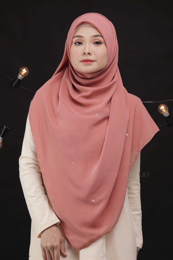 Bawal Hasna Crystal  - Auburn Bawal Hasna Crystal  - Auburn